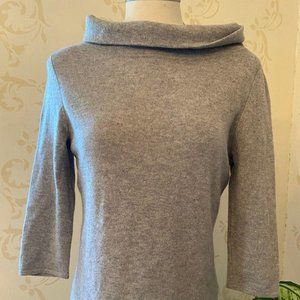 Sutton 100% Cashmere Gray Sweater Ladies Medium